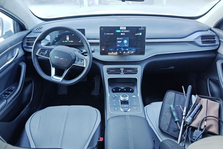 Used BYD Destroyer 05 2024 HONOR Edition DM-i 55KM Luxury Model Center Console