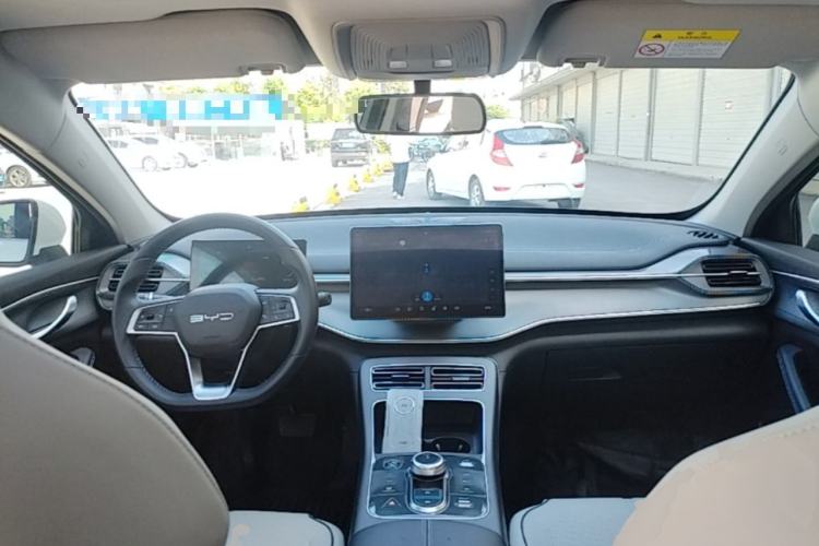 Used BYD Destroyer 05 2024 HONOR Edition DM-i 55KM Prestige Model Center Console