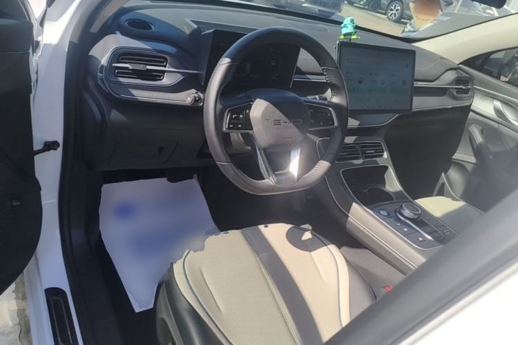 Used BYD Destroyer 05 2024 HONOR Edition DM-i 55KM Luxury Model Center Console