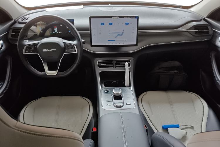 Used BYD Destroyer 05 2024 HONOR Edition DM-i 55KM Luxury Model Center Console