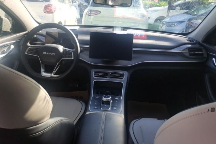 Used BYD Destroyer 05 2024 HONOR Edition DM-i 55KM Luxury Model Center Console