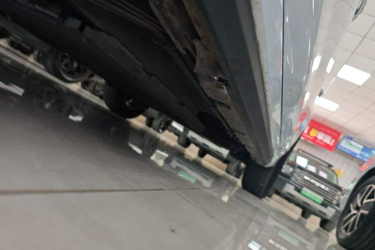 Used BYD Destroyer 05 2024 HONOR Edition DM-i 55KM Luxury Model Chassis Front Left