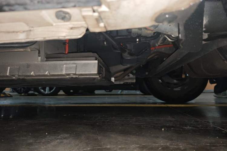 Used BYD Destroyer 05 2024 HONOR Edition DM-i 55KM Luxury Model Chassis Rear Left