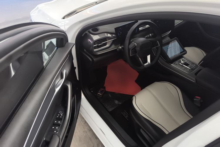 Used BYD Destroyer 05 2024 HONOR Edition DM-i 55KM Luxury Model Driver Seat