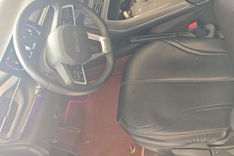 Used BYD Destroyer 05 2024 HONOR Edition DM-i 55KM Luxury Model Driver Seat