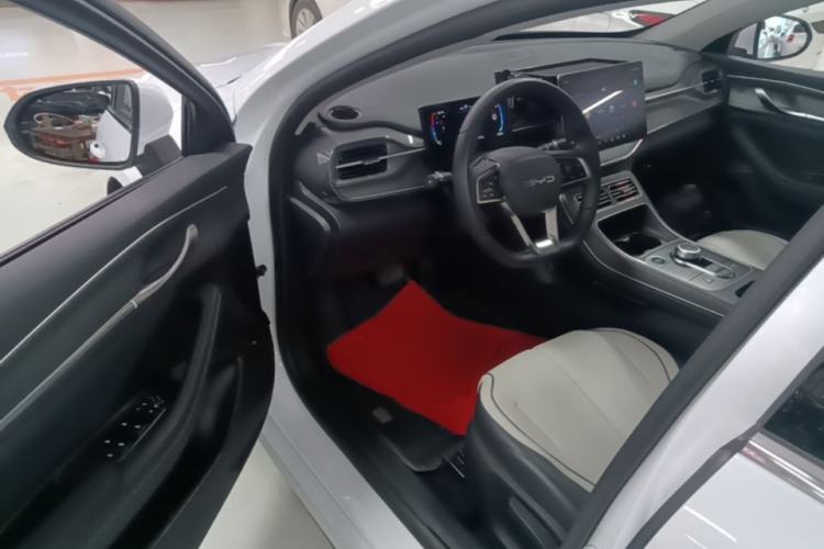 Used BYD Destroyer 05 2024 HONOR Edition DM-i 55KM Luxury Model Driver Seat