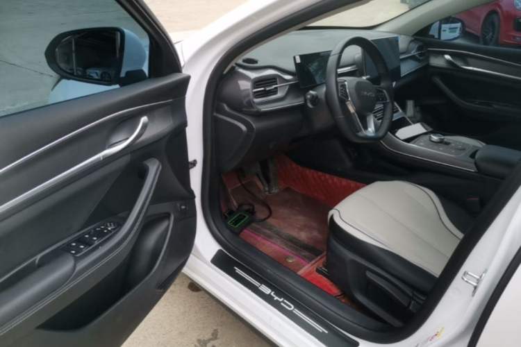 Used BYD Destroyer 05 2024 HONOR Edition DM-i 55KM Luxury Model Driver Seat