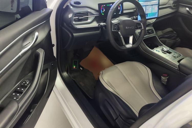 Used BYD Destroyer 05 2024 HONOR Edition DM-i 55KM Luxury Model Driver Seat