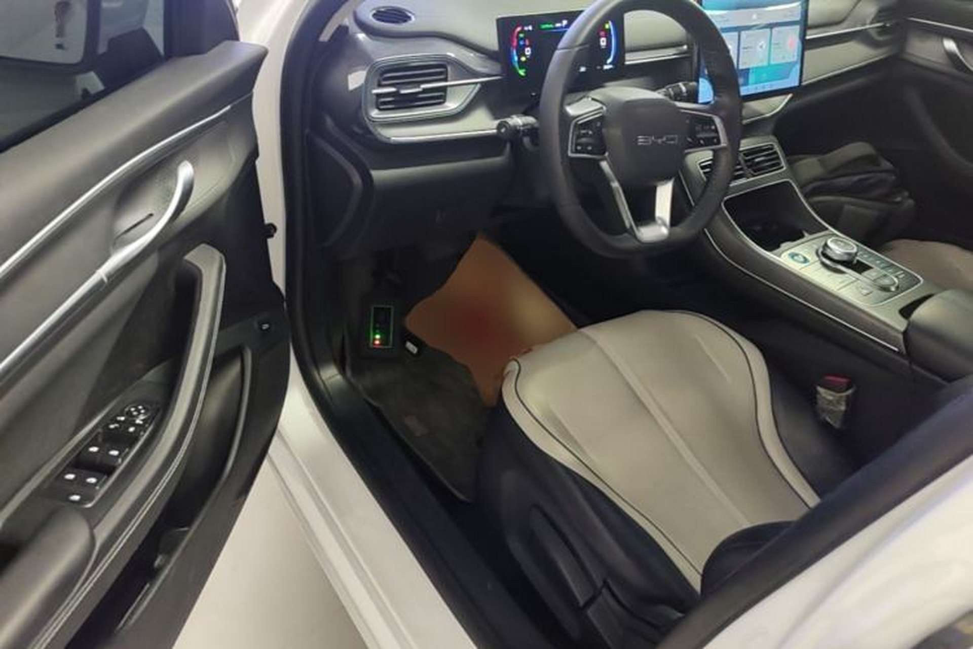 Used BYD Destroyer 05 2024 HONOR Edition DM-i 55KM Luxury Model Driver Seat