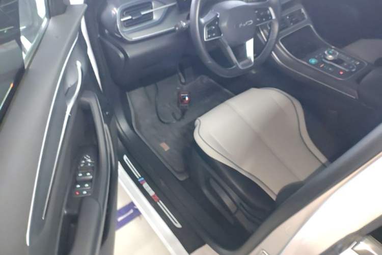 Used BYD Destroyer 05 2024 Honor Edition DM-i 120KM Luxury Model Driver Seat