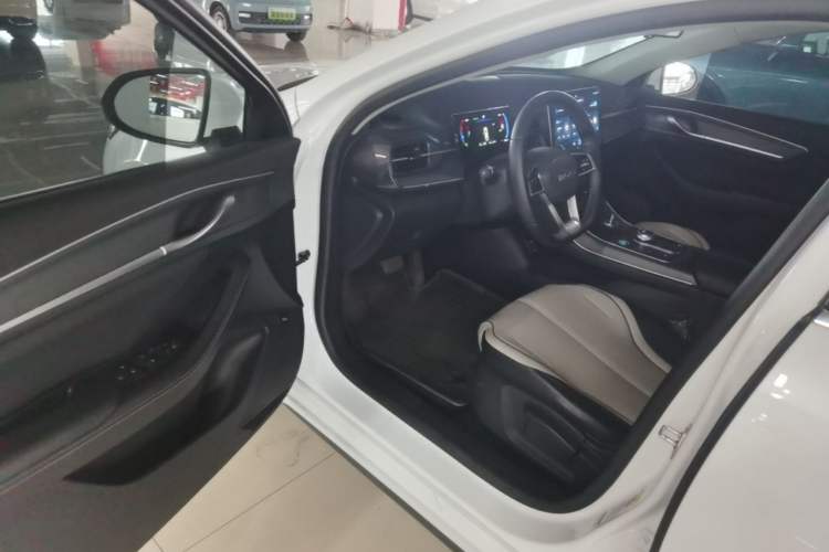 Used BYD Destroyer 05 2024 Honor Edition DM-i 120KM Luxury Model Driver Seat