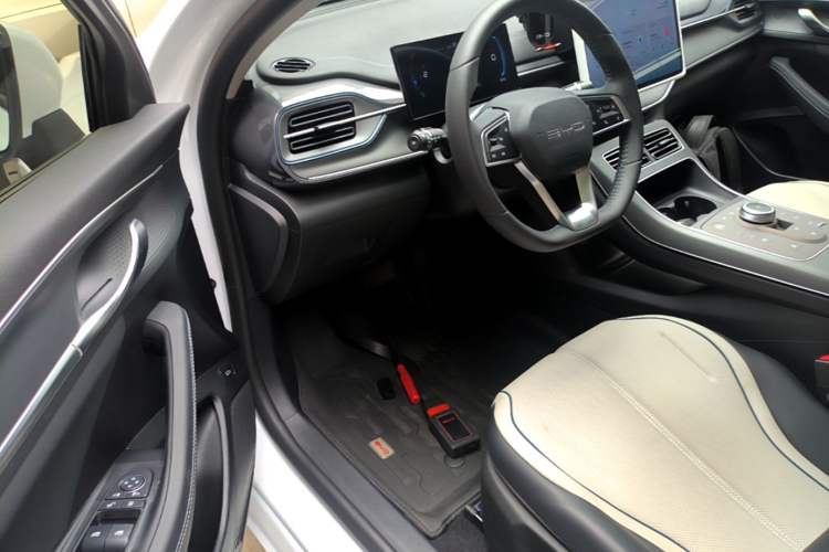 Used BYD Destroyer 05 2024 HONOR Edition DM-i 55KM Luxury Model Driver Seat