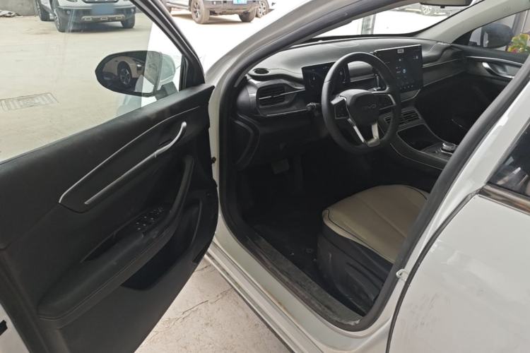 Used BYD Destroyer 05 2024 HONOR Edition DM-i 55KM Luxury Model Driver Seat