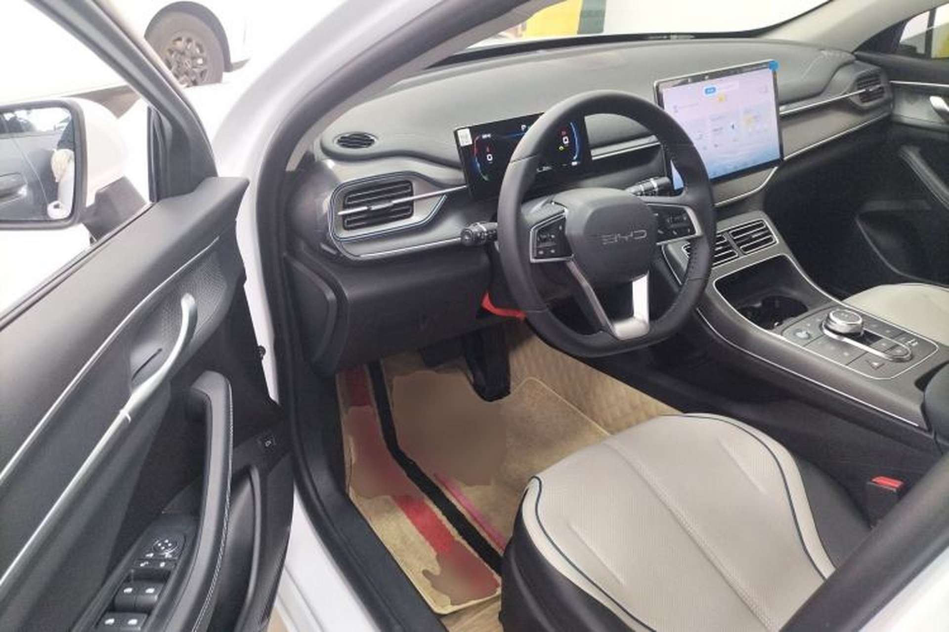 Used BYD Destroyer 05 2024 HONOR Edition DM-i 55KM Luxury Model Driver Seat