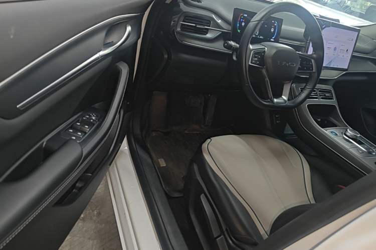 Used BYD Destroyer 05 2024 HONOR Edition DM-i 55KM Luxury Model Driver Seat