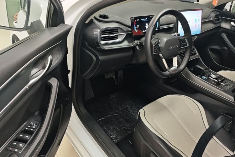Used BYD Destroyer 05 2024 HONOR Edition DM-i 55KM Luxury Model Driver Seat