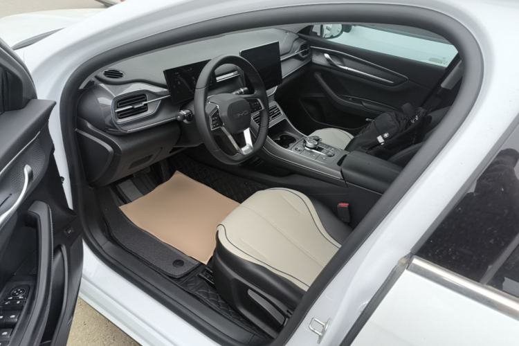 Used BYD Destroyer 05 2024 HONOR Edition DM-i 55KM Luxury Model Driver Seat