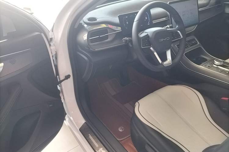 Used BYD Destroyer 05 2024 HONOR Edition DM-i 55KM Luxury Model Driver Seat