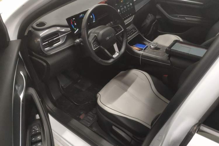 Used BYD Destroyer 05 2024 HONOR Edition DM-i 55KM Luxury Model Driver Seat