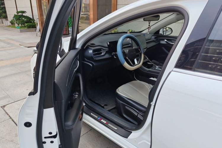 Used BYD Destroyer 05 2024 HONOR Edition DM-i 55KM Luxury Model Driver Seat