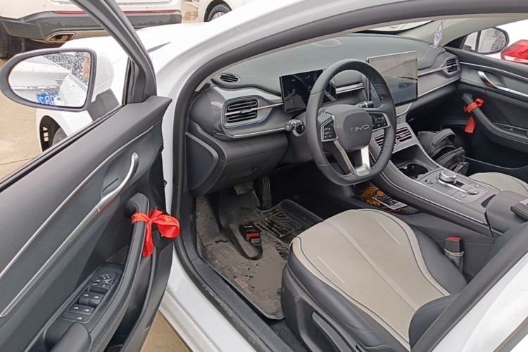 Used BYD Destroyer 05 2024 HONOR Edition DM-i 55KM Luxury Model Driver Seat