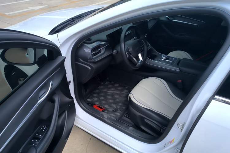 Used BYD Destroyer 05 2024 HONOR Edition DM-i 55KM Luxury Model Driver Seat