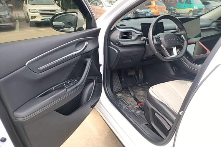 Used BYD Destroyer 05 2024 HONOR Edition DM-i 55KM Luxury Model Driver Seat
