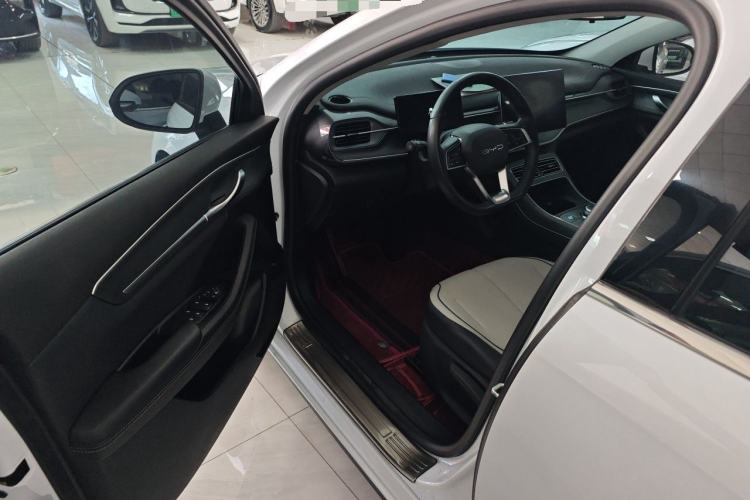 Used BYD Destroyer 05 2024 HONOR Edition DM-i 55KM Luxury Model Driver Seat