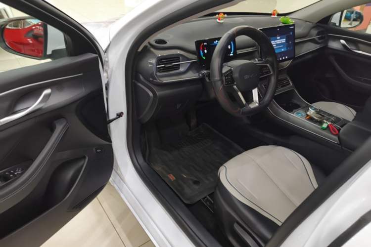 Used BYD Destroyer 05 2024 HONOR Edition DM-i 55KM Luxury Model Driver Seat