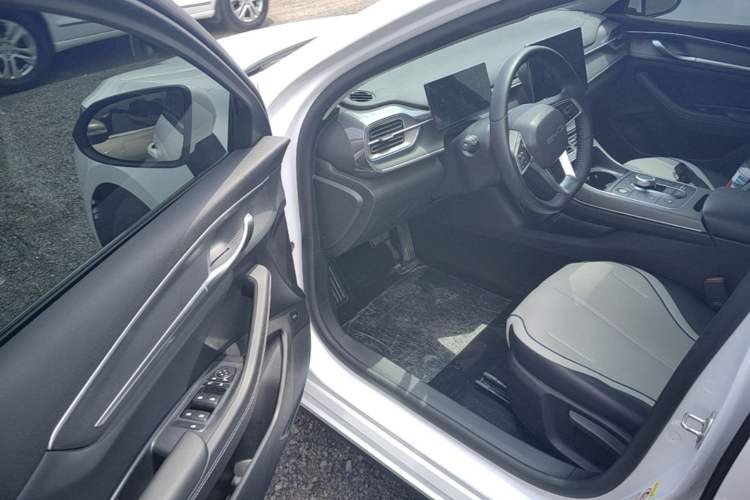 Used BYD Destroyer 05 2024 HONOR Edition DM-i 55KM Luxury Model Driver Seat