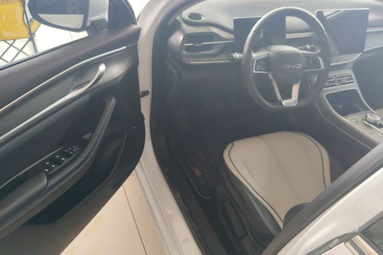 Used BYD Destroyer 05 2024 HONOR Edition DM-i 55KM Luxury Model Driver Seat