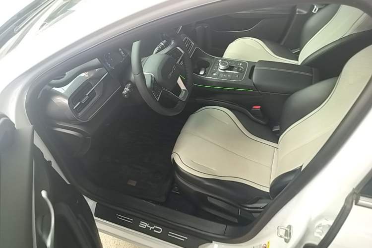 Used BYD Destroyer 05 2024 HONOR Edition DM-i 55KM Luxury Model Driver Seat