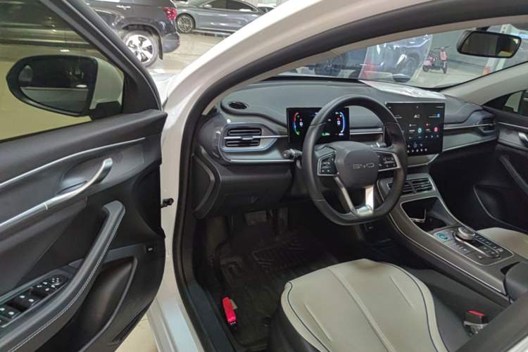 Used BYD Destroyer 05 2024 HONOR Edition DM-i 55KM Luxury Model Driver Seat