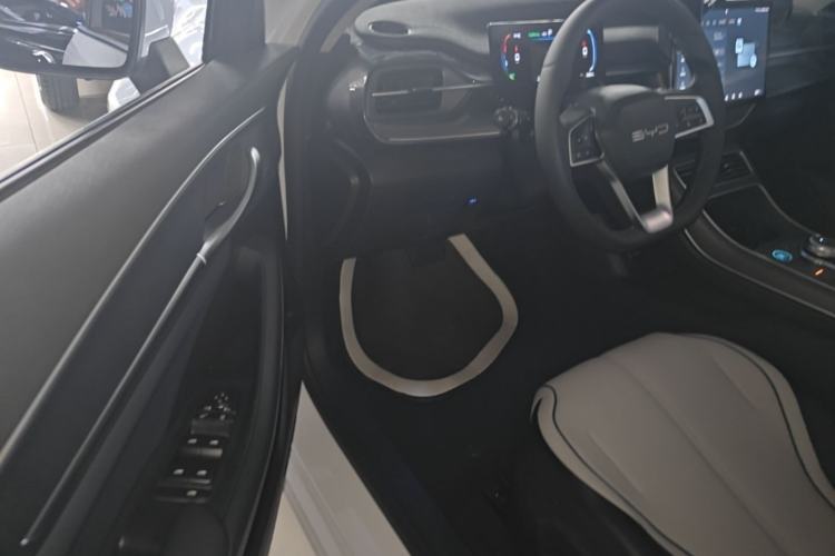 Used BYD Destroyer 05 2024 HONOR Edition DM-i 55KM Luxury Model Driver Seat