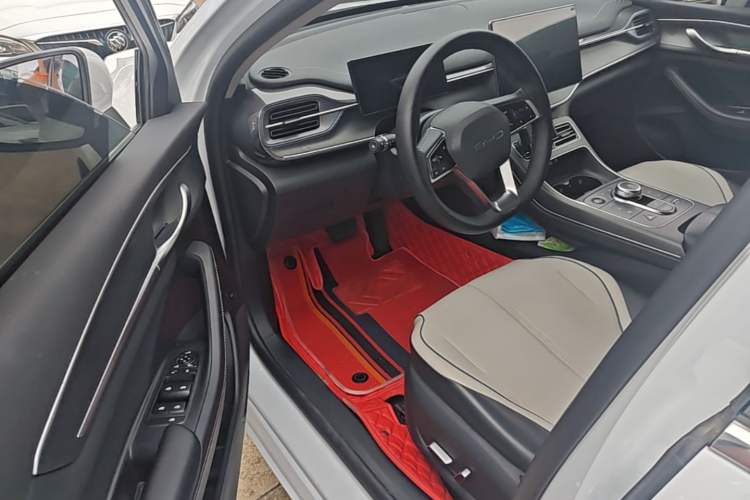 Used BYD Destroyer 05 2024 HONOR Edition DM-i 120KM Prestige Model Driver Seat