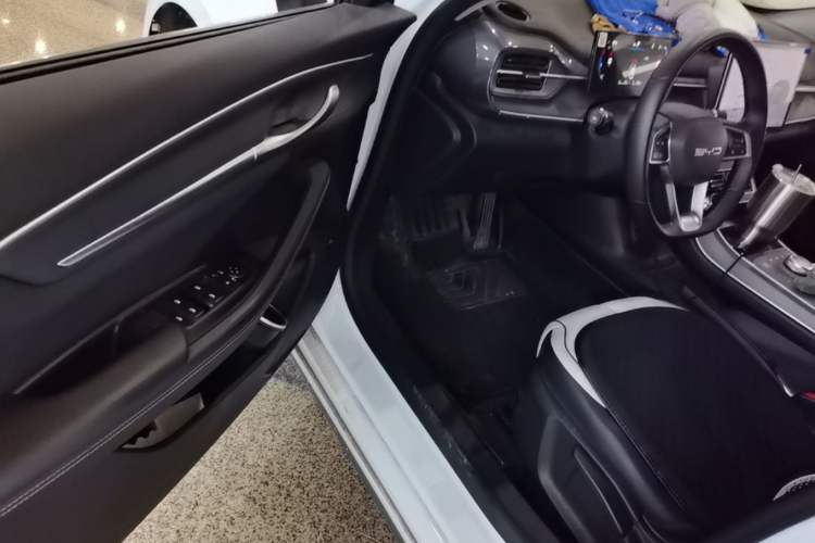 Used BYD Destroyer 05 2024 HONOR Edition DM-i 55KM Luxury Model Driver Seat