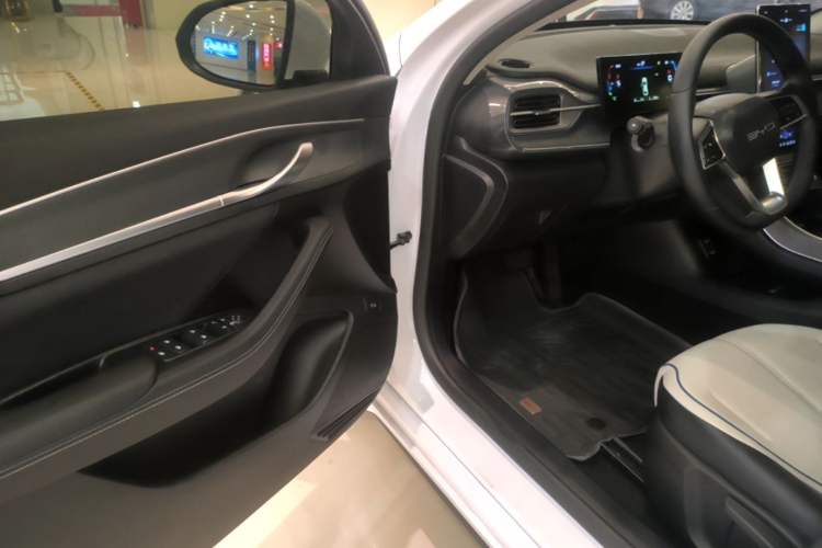 Used BYD Destroyer 05 2024 HONOR Edition DM-i 55KM Luxury Model Driver Seat
