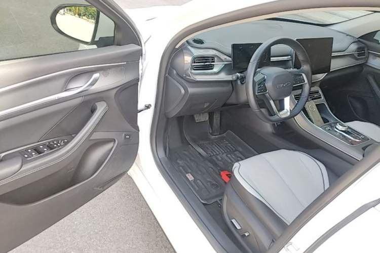Used BYD Destroyer 05 2024 HONOR Edition DM-i 55KM Prestige Model Driver Seat