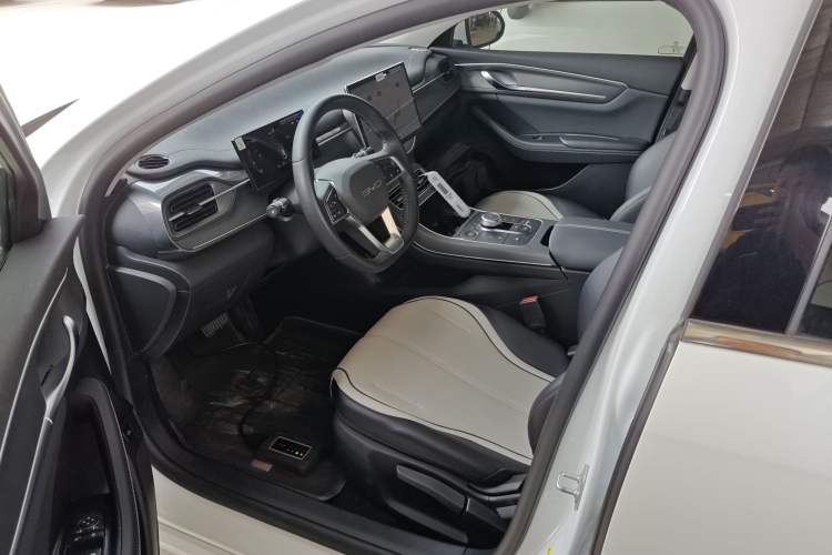 Used BYD Destroyer 05 2024 HONOR Edition DM-i 55KM Luxury Model Driver Seat