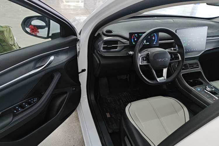 Used BYD Destroyer 05 2024 HONOR Edition DM-i 55KM Luxury Model Driver Seat