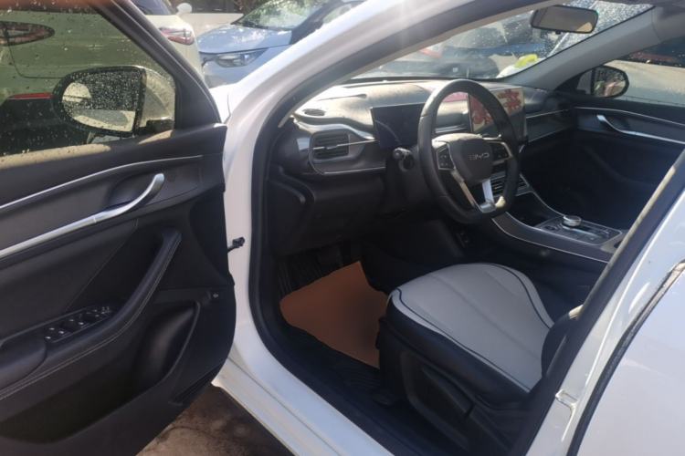 Used BYD Destroyer 05 2024 HONOR Edition DM-i 55KM Luxury Model Driver Seat