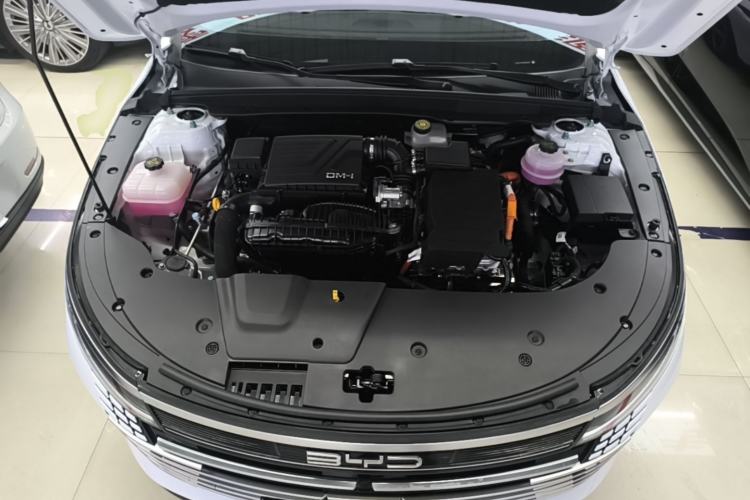 Used BYD Destroyer 05 2024 Honor Edition DM-i 120KM Luxury Model Engine Bay
