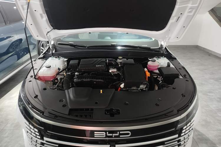 Used BYD Destroyer 05 2024 HONOR Edition DM-i 55KM Luxury Model Engine Bay
