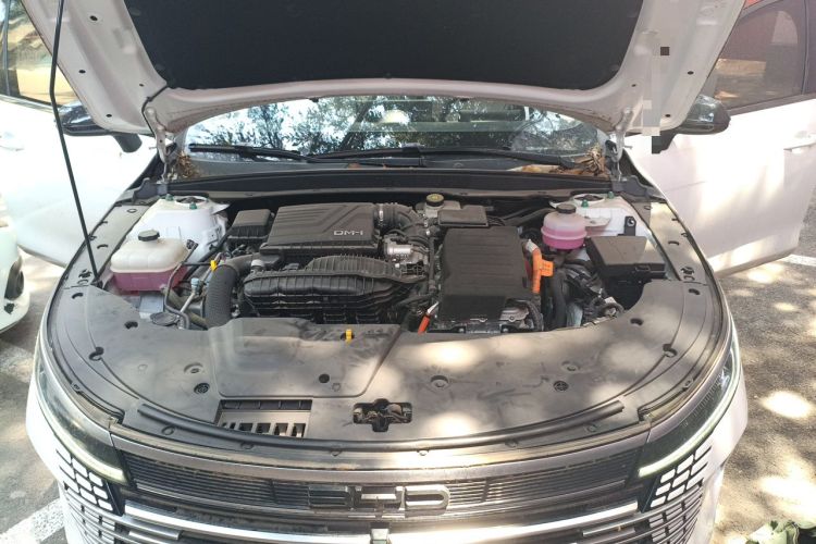 Used BYD Destroyer 05 2024 Honor Edition DM-i 120KM Luxury Model Engine Bay