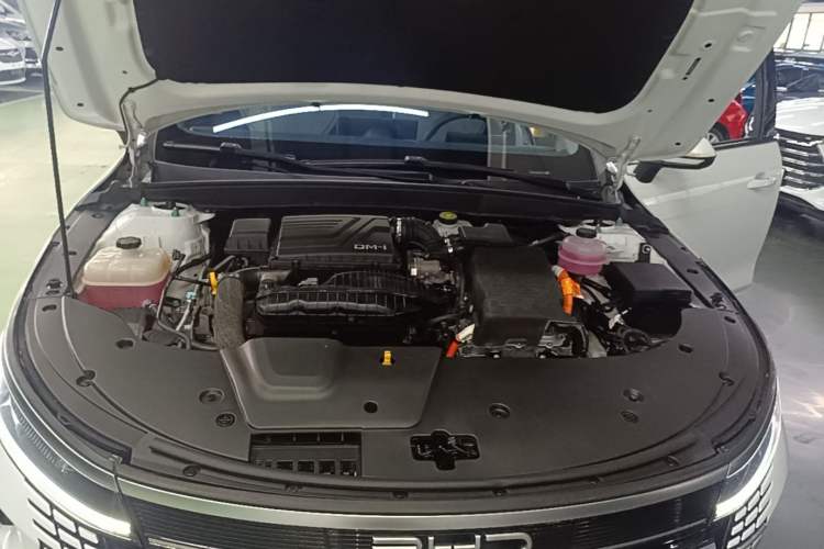 Used BYD Destroyer 05 2024 HONOR Edition DM-i 55KM Luxury Model Engine Bay