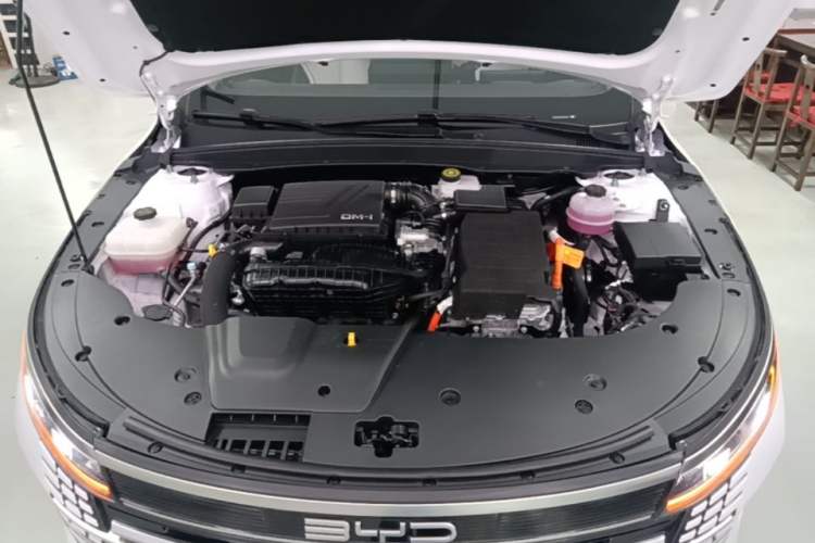 Used BYD Destroyer 05 2024 HONOR Edition DM-i 55KM Luxury Model Engine Bay
