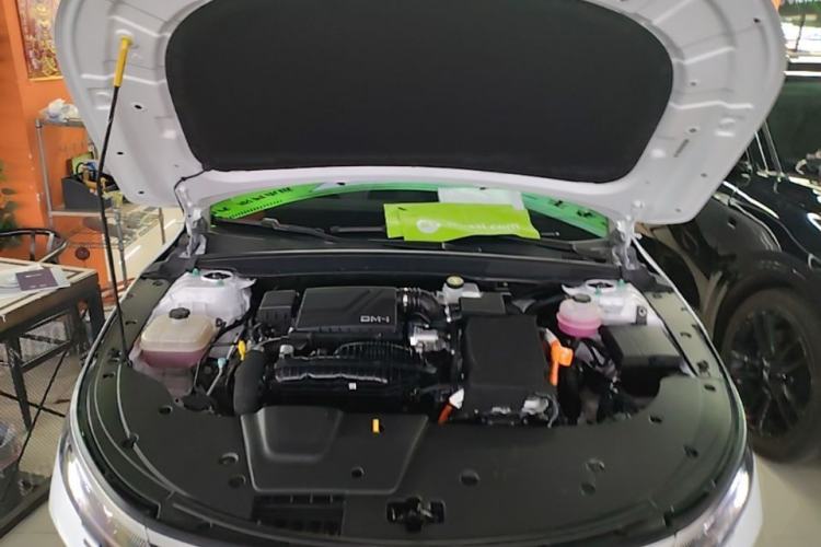 Used BYD Destroyer 05 2024 Honor Edition DM-i 120KM Luxury Model Engine Bay