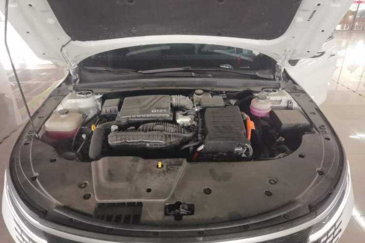 Used BYD Destroyer 05 2024 Honor Edition DM-i 120KM Luxury Model Engine Bay