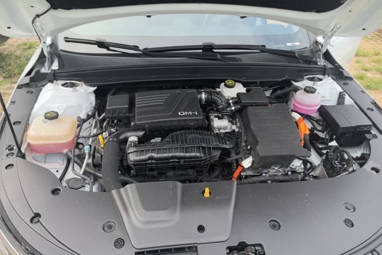 Used BYD Destroyer 05 2024 HONOR Edition DM-i 55KM Luxury Model Engine Bay
