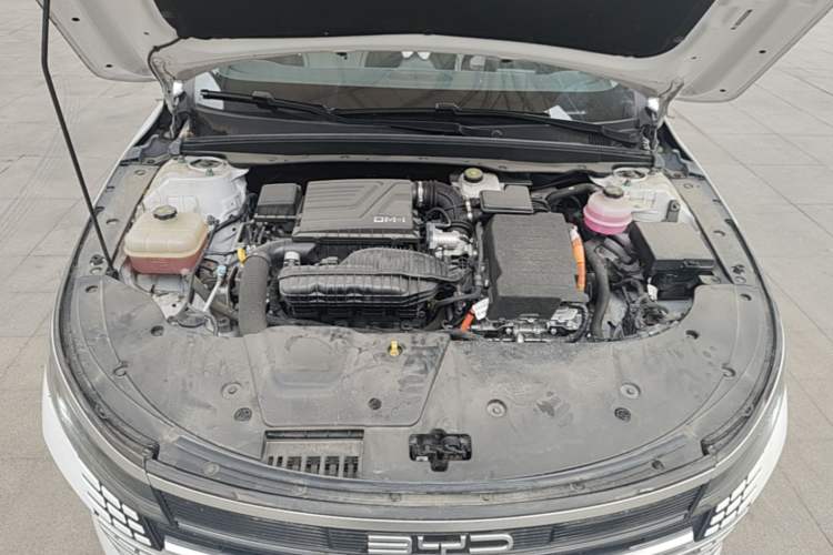 Used BYD Destroyer 05 2024 HONOR Edition DM-i 55KM Luxury Model Engine Bay